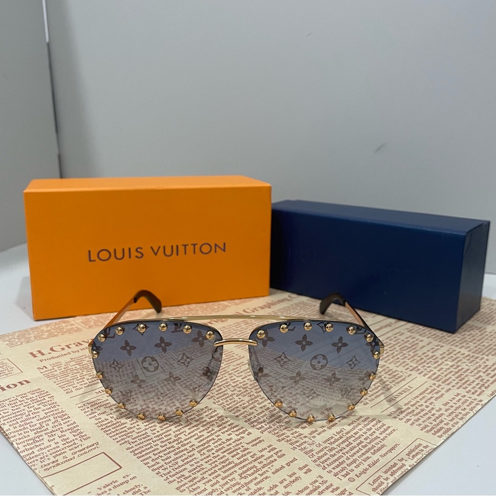 Louis Vuitton Women's Blue Authentic Sunglasses